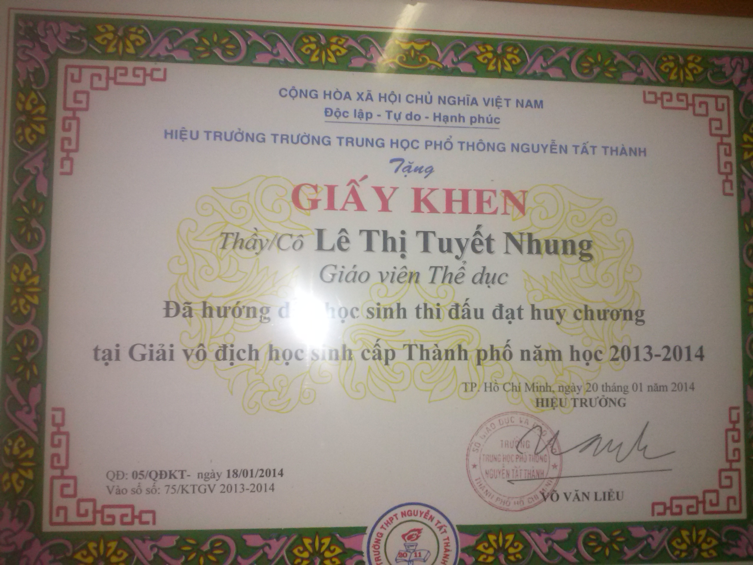 Giáo viên dang công tác tại trường Nguyễn Tất Thành