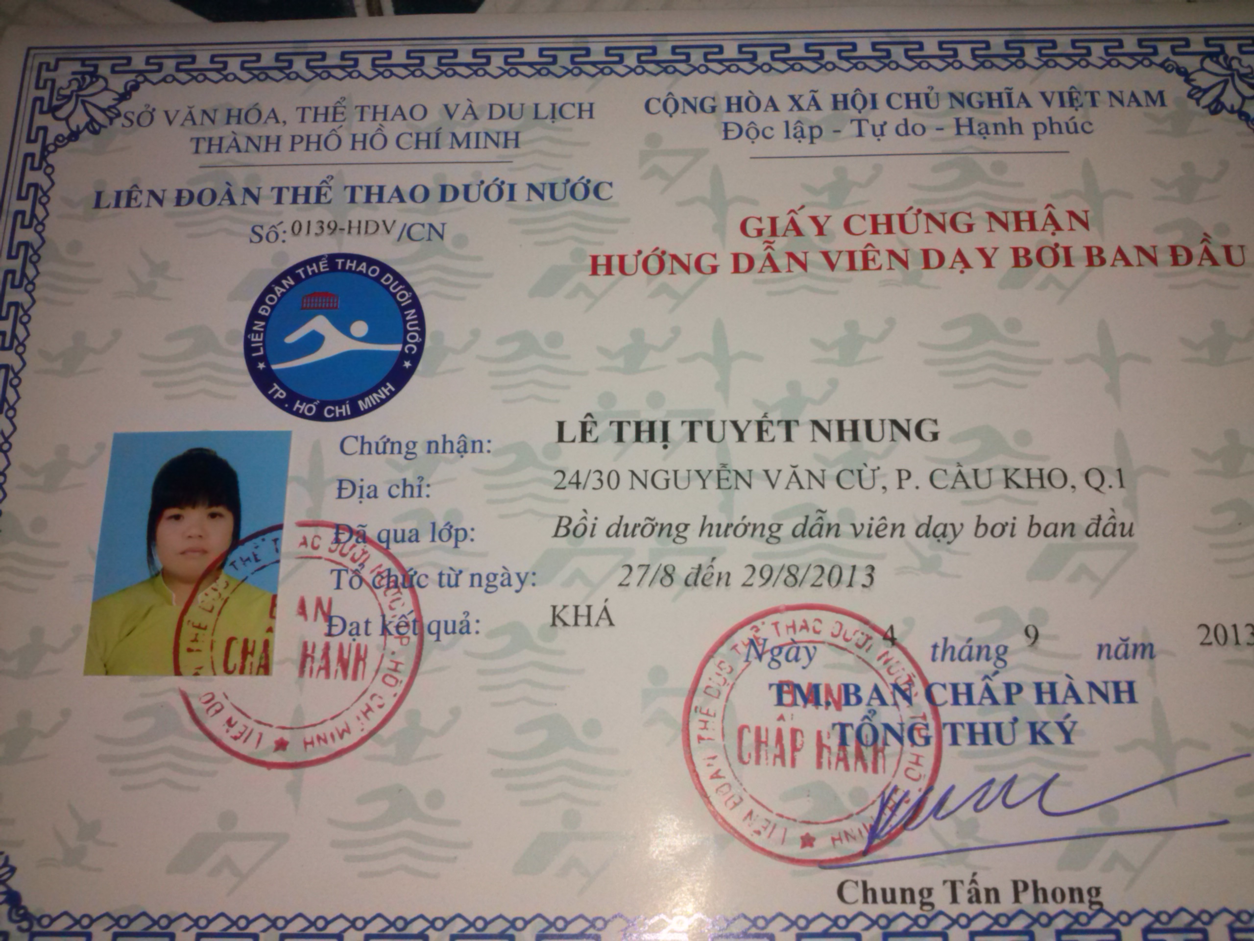 Cô Nhung là giáo viên dạy bơi